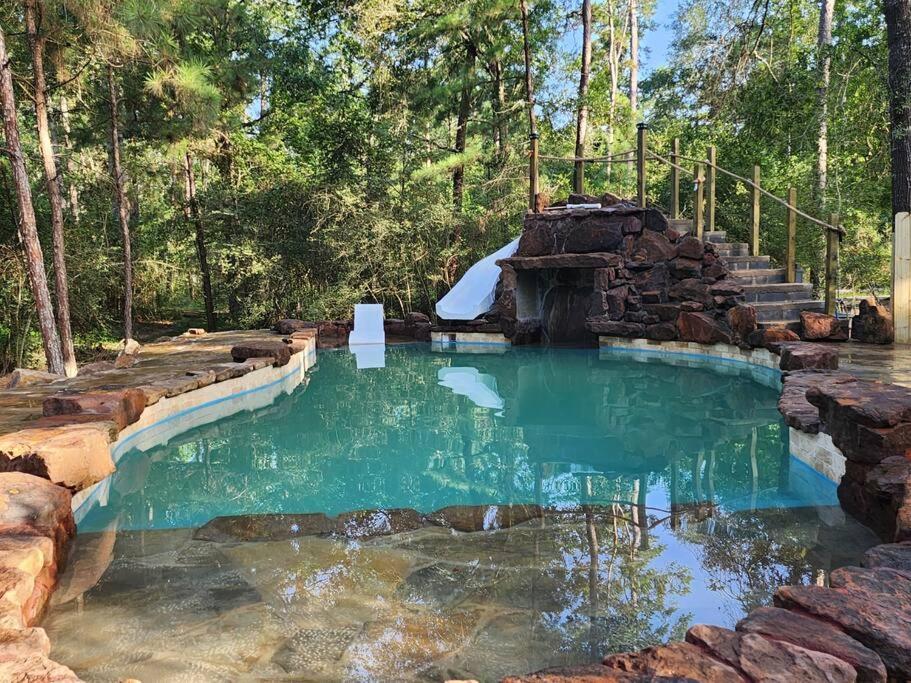 Waterfront Treehouse In A Magical Forest Waller 外观 照片