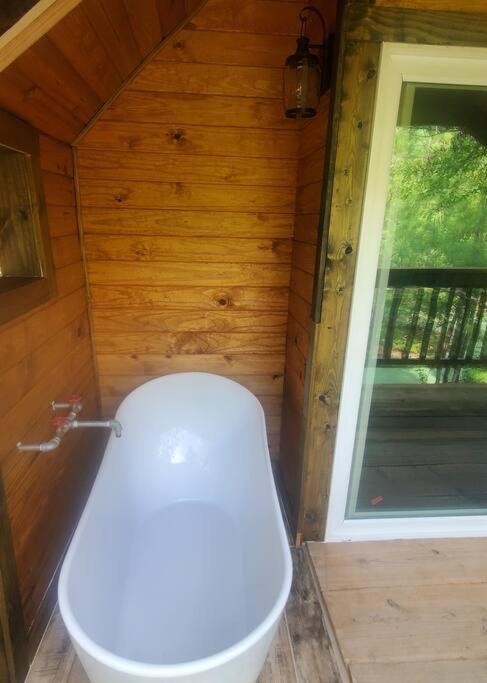 Waterfront Treehouse In A Magical Forest Waller 外观 照片
